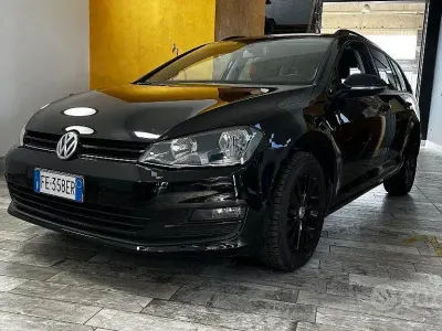 Usata VW Golf VII Comfortline 110 CV (80 kW) 2016 Nero Station wagon