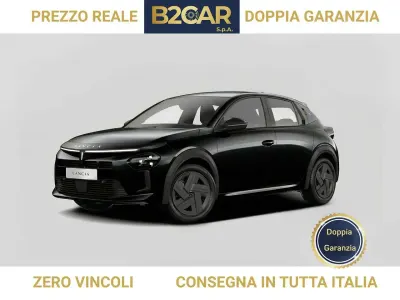 Usata Lancia Ypsilon 114 kW (156 CV) 2024 Nero Utilitaria