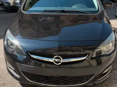 Usata Opel Astra 115 CV (84 kW) 2015 Nero Station wagon