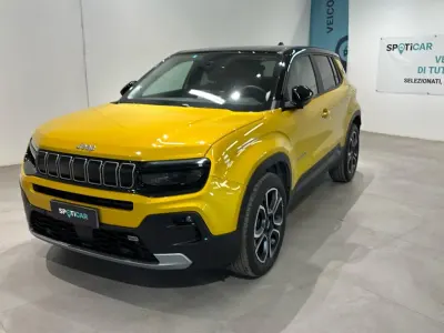 Käytetty Jeep Avenger Summit 101 HP (74 kW) 2024 Keltainen Katumaasturi