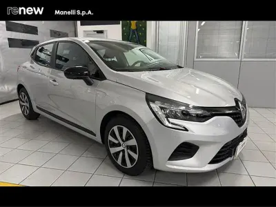 Usata Renault Clio Equilibre 145 CV (106 kW) 2023 Grigio chiaro Utilitaria