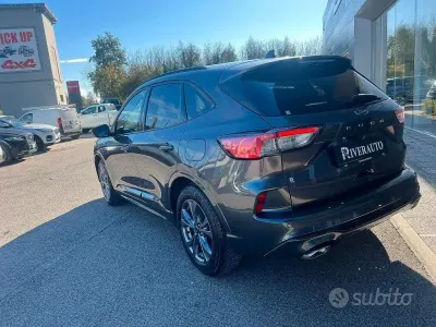 Usata Ford Kuga ST-Line 120 CV (88 kW) 2022 Grigio SUV