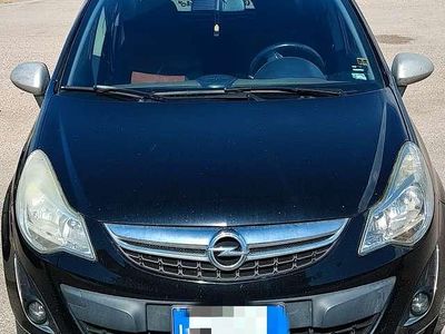 Usata Opel Corsa Cosmo 95 CV (69 kW) 2011 Nero Utilitaria