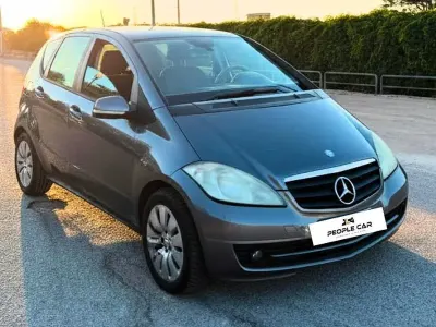 Usata Mercedes A180 109 CV (80 kW) 2010 Grigio Berlina