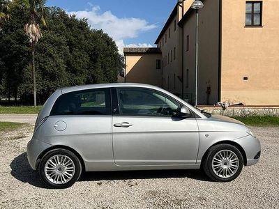 Usata Lancia Ypsilon 60 CV (44 kW) 2010 Grigio Utilitaria