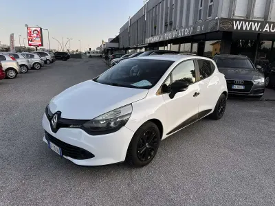 Usado Renault Clio IV 75 CV (55 kW) 2014 Other Berlina