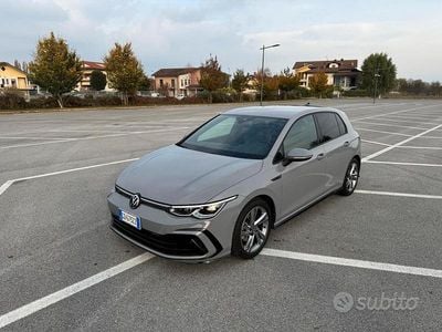 Usata VW Golf VIII R-line 150 CV (110 kW) 2021 Grigio Berlina