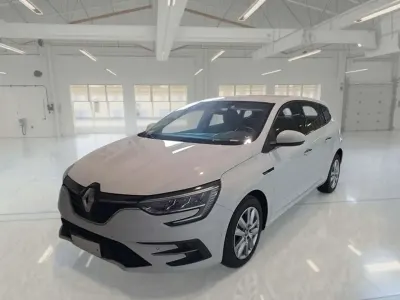 Usata Renault Mégane GrandTour Equilibre 116 CV (85 kW) 2023 Bianco Station wagon