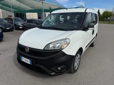 Usata Fiat Doblò 95 CV (69 kW) 2017 Bianco Monovolume