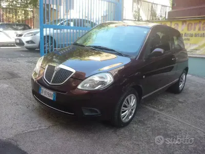 Usata Lancia Ypsilon 60 CV (44 kW) 2007 Amaranto Utilitaria