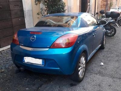 Usata Opel Tigra 125 CV (91 kW) 2005 Blu Cabrio