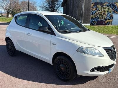 Usata Lancia Ypsilon 80 CV (58 kW) 2015 Utilitaria