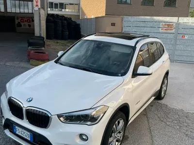 Usata BMW X1 Efficient Dynamics 190 CV (139 kW) 2016 Bianco SUV