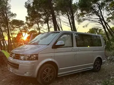 Usata VW Caravelle 140 CV (102 kW) 2011 Grigio Furgone