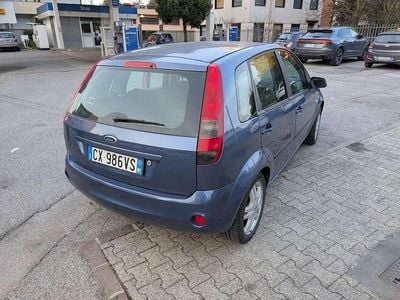 Begagnad Ford Fiesta Collection 75 HK (55 kW) 2005 Halvkombi
