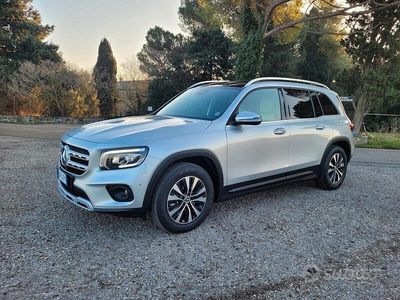 Usata Mercedes GLB180 Business 116 CV (85 kW) 2022 Grigio SUV