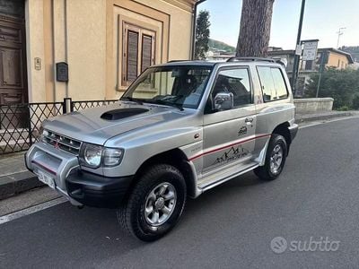 Usata Mitsubishi Pajero 125 CV (91 kW) 1998 Grigio SUV