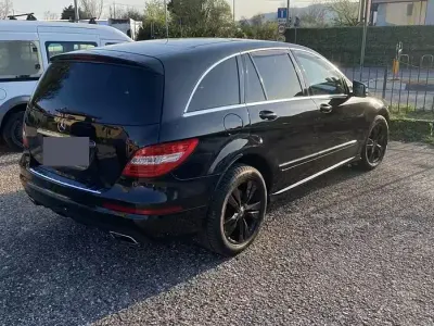 Usata Mercedes R350 265 CV (194 kW) 2011 Nero Station wagon