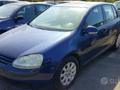 Usata VW Golf VI Highline 105 CV (77 kW) 2010 Bluazzurro Utilitaria