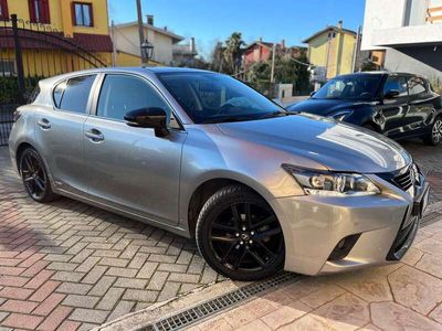 Lexus CT200h