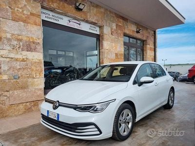 Bianco Usata 2021 VW Golf Life Berlina | 16.500 € (Buon prezzo)