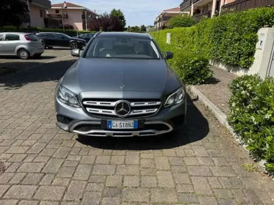 Gebraucht Mercedes E220 All-Terrain Premium Plus 194 PS (142 kW) 2020 Grau Kombi
