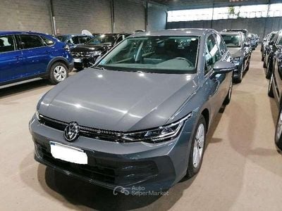 Usata VW Golf VIII Life 116 CV (85 kW) 2025 Grigio Berlina