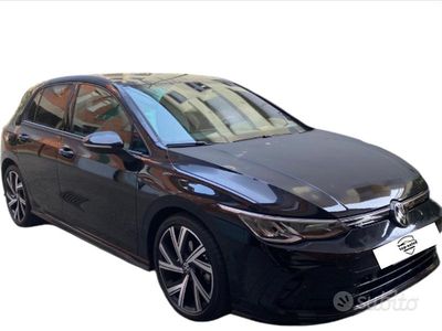 Usata VW Golf VIII R-line 150 CV (110 kW) 2022 Nero Berlina