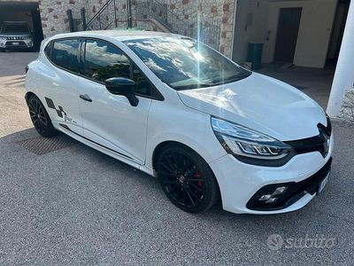 Usata Renault Clio IV Trophy 220 CV (161 kW) 2018 Bianco Berlina