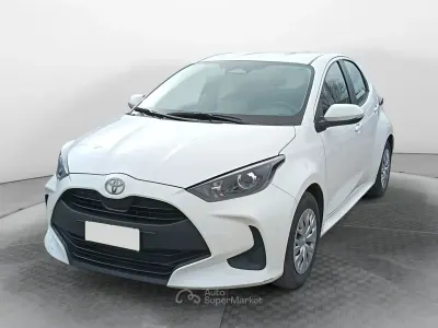 Usata Toyota Yaris Hybrid Active 92 CV (67 kW) 2025 Bianco Berlina