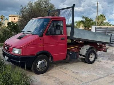 Usata Iveco 35.12 120 CV (88 kW) 1998 Rosso Furgone