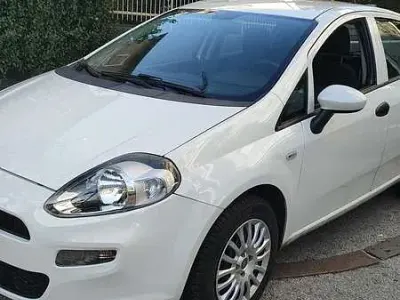 Brugt Fiat Punto Lounge 75 HK (55 kW) 2015 Hvid Hatchback