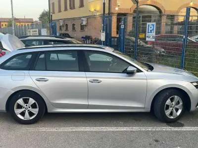 Usata Skoda Octavia SportLine 150 CV (110 kW) 2023 Argento Station wagon