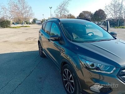 Usata Ford Kuga ST-Line 120 CV (88 kW) 2019 Grigio SUV