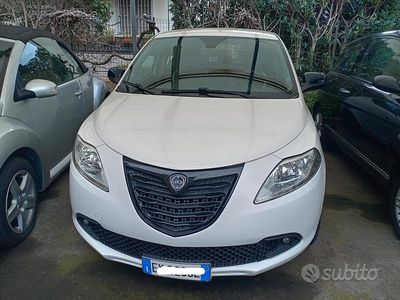 Usata Lancia Ypsilon S 69 CV (50 kW) 2014 Bianco Utilitaria
