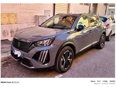 Usata Peugeot 2008 Allure 131 CV (96 kW) 2024 Grigio SUV