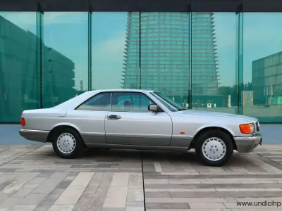 Usata Mercedes 560 299 CV (219 kW) 1988 Astralsilber metallic Coupé