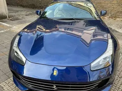 Usata Ferrari GTC4Lusso 689 CV (506 kW) 2017 Blu/azzurro Station wagon