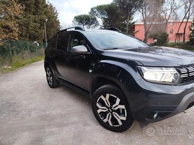 Usata Dacia Duster Journey 101 CV (74 kW) 2023 Grigio SUV