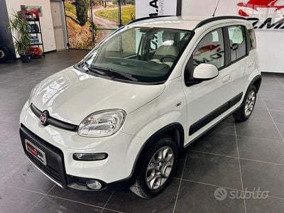 Usata Fiat Panda 4x4 S 95 CV (69 kW) 2016 Bianco Utilitaria