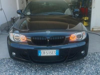 Begagnad BMW 118 143 HK (105 kW) 2011 Svart Halvkombi