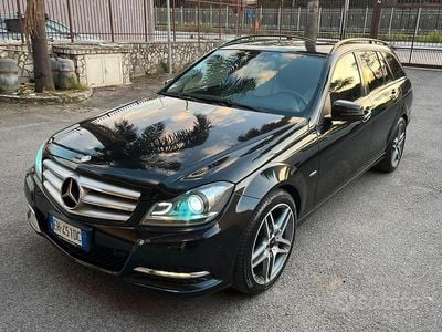 Usata Mercedes 200 135 CV (99 kW) 2012 Nero Station wagon