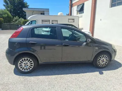 Usata Fiat Punto Street 69 CV (50 kW) 2016 Nero Utilitaria