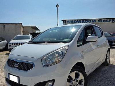 Usata Kia Venga 90 CV (66 kW) 2011 Bianco Utilitaria
