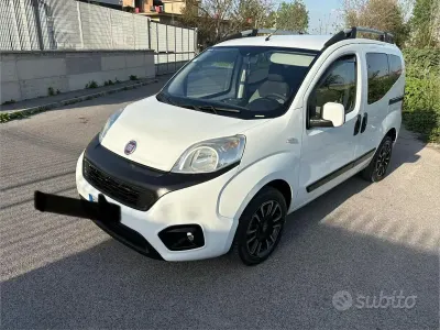 Begagnad Fiat Qubo Trekking 80 HK (58 kW) 2017 Vit Minibuss