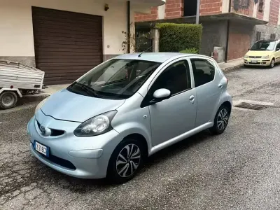 Occasion Toyota Aygo Sol 68 ch (50 kW) 2006 Gris Citadine