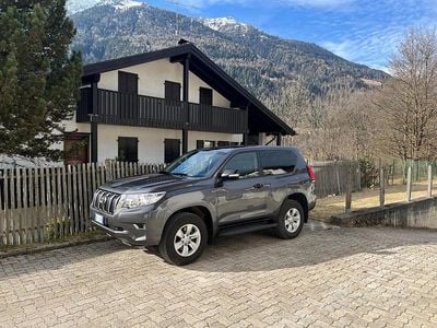 Usata Toyota Land Cruiser 204 CV (150 kW) 2023 Grigio Station wagon