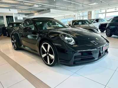 Usata Porsche 911 Carrera Cabriolet Chrono 394 CV (289 kW) 2025 Other Cabrio