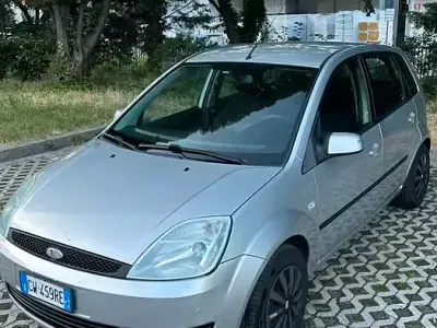 Usata Ford Fiesta 68 CV (50 kW) 2005 Utilitaria