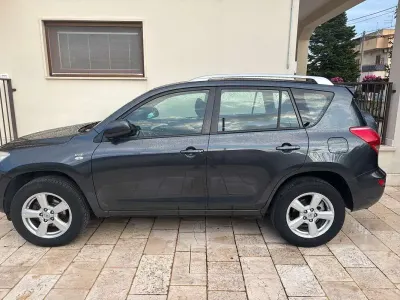 Usata Toyota RAV4 Sol 136 CV (100 kW) 2006 SUV